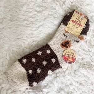 Daiso Women Brown and Cream Dual Sided Bear Face & Polka Dot Fluffy Socks